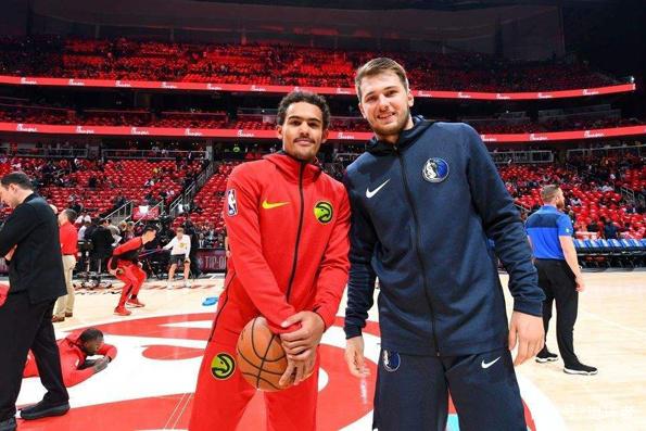 什么是“死守底牌”？解析博弈中信息不透明的价值。（为什么要守住底牌：博弈中信息不透明的价值解读）