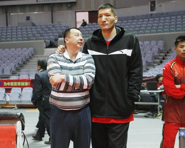 再见特雷杨！2换1交易达成，老鹰豪组新四巨头，东部彻底变天了