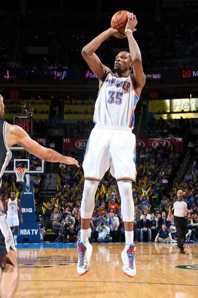 再见特雷杨！2换1交易达成，老鹰豪组新四巨头，东部彻底变天了